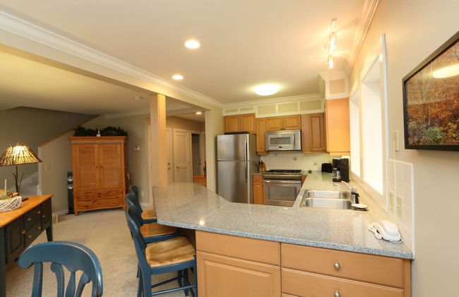 Upscale 3BR Topnotch Overlook - Foto 11