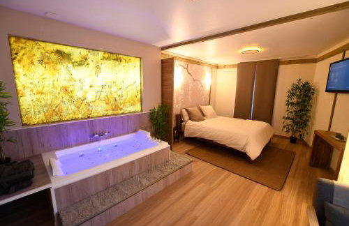 Le Lotus Suite romantique avec SPA privé - Foto 1