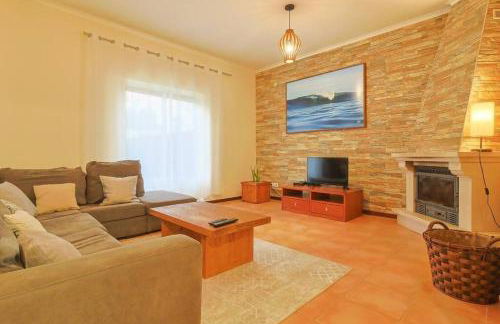 Azores Surf Center House - Photo 2