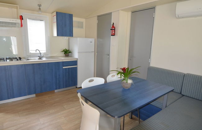 Nice Chalet with Terrace near Sea - Foto 6