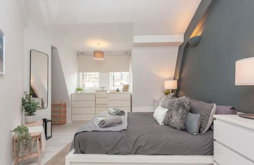 Shoppers Oasis - Heart of Leeds City Centre - Pass the Keys - Foto 32