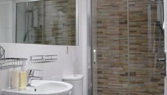 Upper Wood End Farm Holiday Cottages - Foto 5, Shower