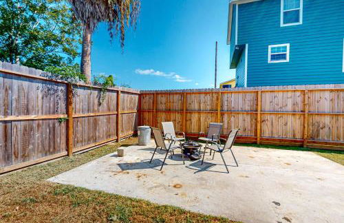 Out of the Blue - Photo 3