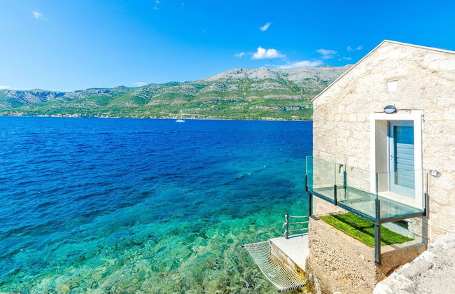 Beachfront Villa Gabriela with Pool - Foto 71