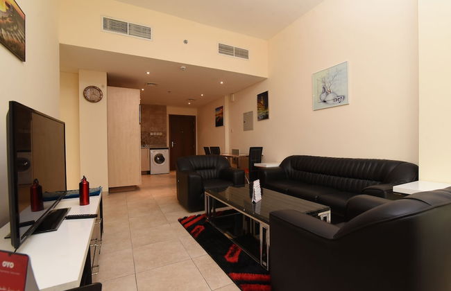 OYO Home 2351BHK Capitol Tower DIC - Photo 13