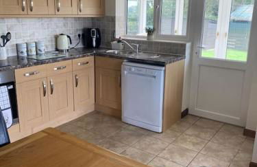 Bungalow in Pillaton - Photo 14