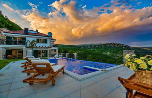 Cozy Home In Ricice With Wifi - Foto 1