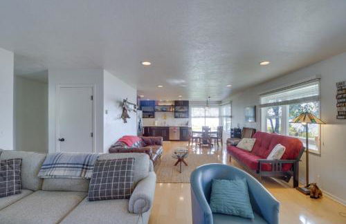 Lakefront Walker Home with Boat Dock and Lift! - Foto 5