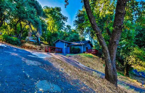 NEW! Cozy & Secluded House w/Deck - Near Yosemite! - Foto 45