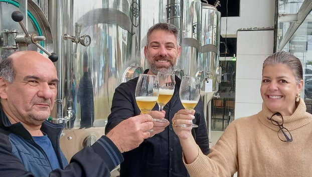 Tour de la cerveza artesanal por Caxias do Sul - Foto 4, Brindando con cervezas artesanales