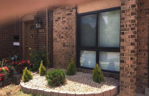 Entire Twnhouse 2bdrms 3Bthrm 2Qbeds 2Levls Fncd Bkyard - Foto 17