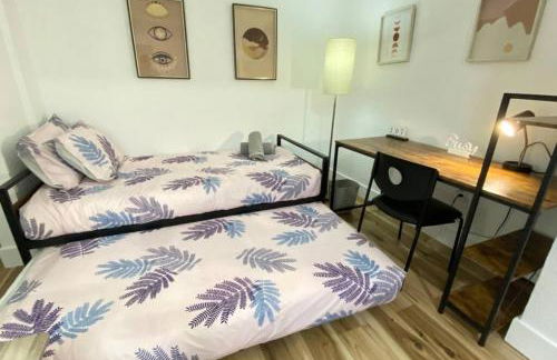 Heart of Miami sleeps 10 near Little Havana Beaches - Foto 35