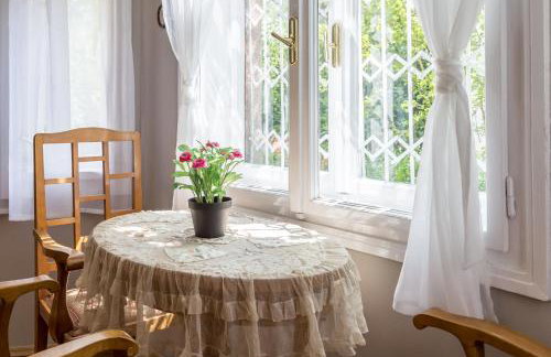 Apartment 7 - Photo 17