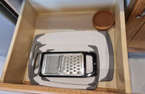 London Luxury 6 Bedroom Family House Sleeps 12 people Parking for 4 Cars Close to tube. - Foto 38