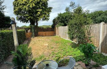 Quiet 2-Bed with Private Garden and Drive - Foto 50