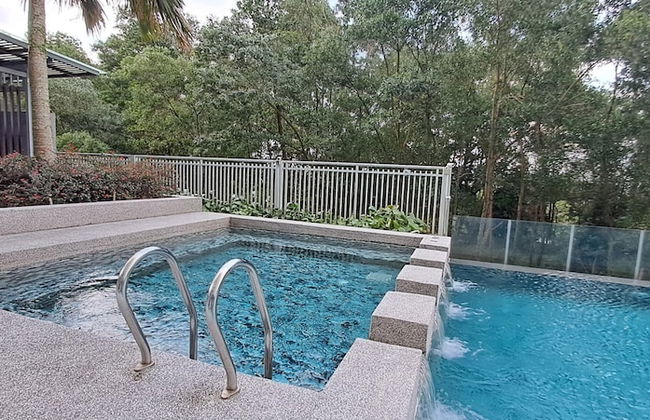 JB Bukit Indah Skyloft Suites - Photo 17