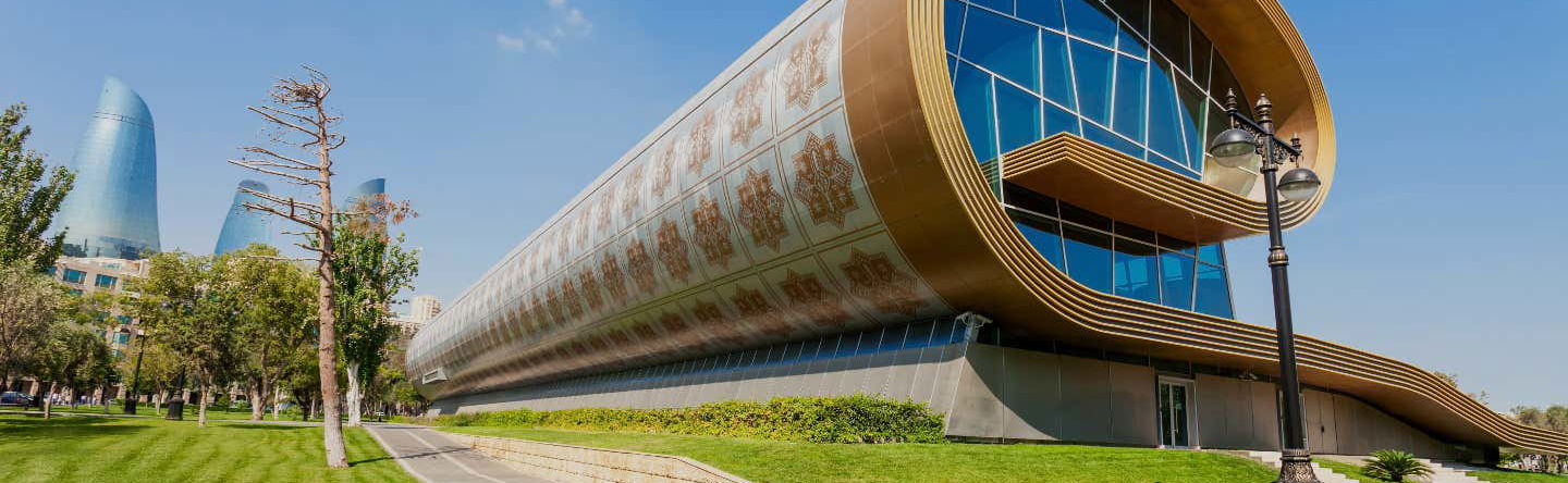 Tour privado por el Museo de Historia de Azerbaiyán y el Museo de Alfombra