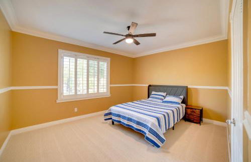 Resort-Style Oasis Expansive Riverside Mansion - Foto 26