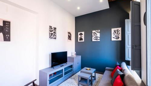 Spacious Penthouse with Massive Terrace - Photo 5