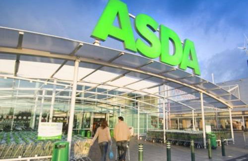 Fantastic 3-Bedroom House in Crawley - 10 mins from Gatwick - Foto 37