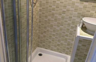 2 bedroomed cottage near quay - Foto 26