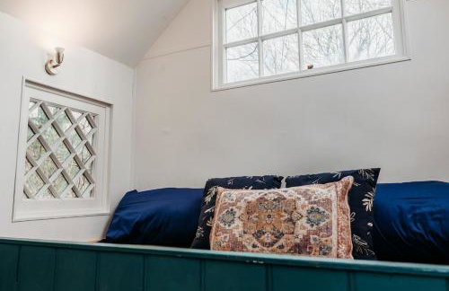 Heron's Perch- A pond-side retreat with cinema room - Photo 51