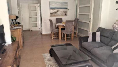 2 bedroom apartment - Sleeps 4 - Pool - Garden - Foto 5