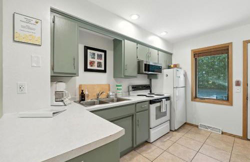 Relaxing Busy Bee C-7 by Simple Life Rentals - Foto 49