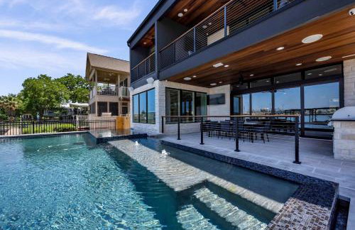 Lakefront Stay for 16 with Pool Dock & Game Room - Foto 7
