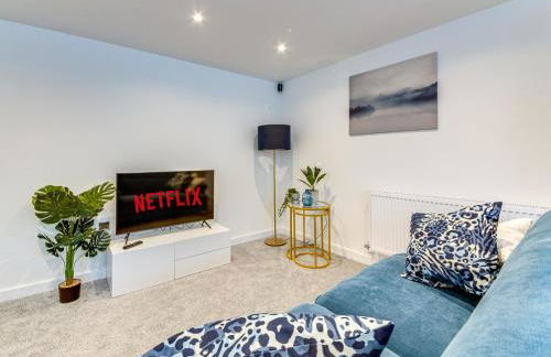 2-Bedroom Contractor Stay - Gated Parking & Fast WiFi - Photo 44