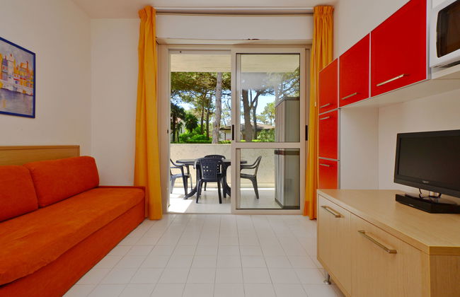 2 bedroom Apartment in Lignano Sabbiadoro with swimming pool and garden - Photo 28