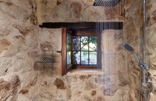 Verekinthos Villas - Pool, Hot Tub, BBQ, Kids Playground, Stunning Mountain Views - Photo 49