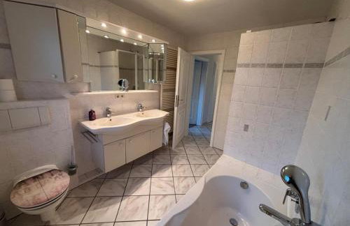 108 qm EG-Fewo mit Garten - Grill - Westterrassen - Foto 8