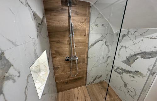 Modern Athens Suite - 160m from Metro - 3min Piraeus Port - 6 Guests - Foto 76