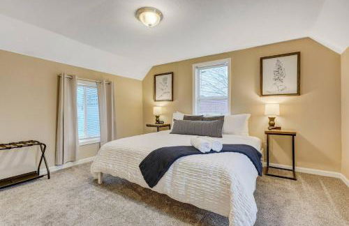 Downtown Launchpad for Urban Explorers | Fireplace - Foto 3