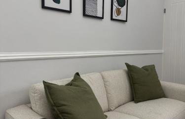 Month Stays Central 3 bed Three Bedroom House by Brookland Stays Serviced Accommodation & Short Lets in Preston with Free WiFi - Foto 6