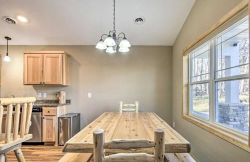 Breezy Point Cabin with Fire Pit - Walk to Lake - Foto 10