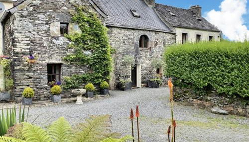 Priory at Kergudon Gîtes, Family gîte with pool - Foto 3