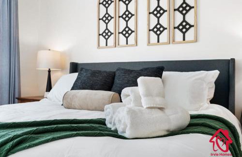 ValleyVibe: Modern Comfort in North Valley - an Irvie Home - Foto 23