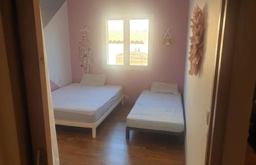 Jolie villa 3 faces piscine - Foto 10