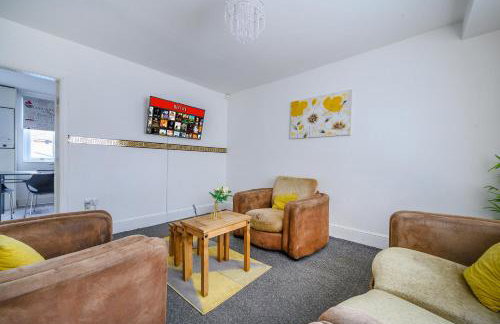 Comfortable 2-Bed Home with Free Parking - Foto 8