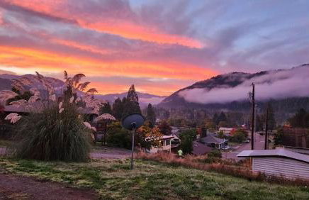 Panoramic View 2br on Hill in Uptown Oakridge - Foto 35