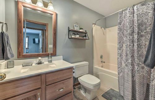 Lake-View Retreat with Fire Pit in Mountain Home! - Foto 23