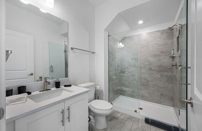 Luxury Modern Villa w/ Pool, Jacuzzi & Amenities! - Foto 45