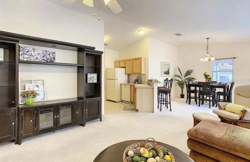 Cozy home, Right Next Door to Lake Sumter Square! - Foto 2