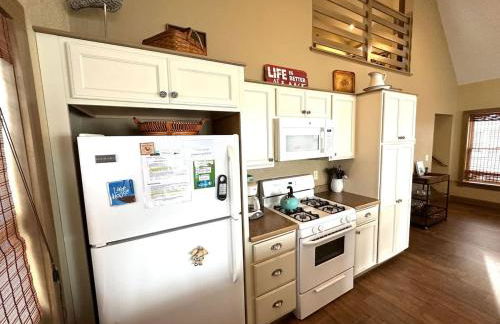 The Sunset Cottage - Lakefront with Private Beach - Foto 4