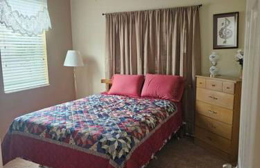 Home away from Home - Photo 12