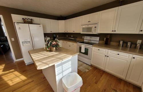 Fenced backyard! 6 miles to Cookeville Boat Dock! - Foto 14