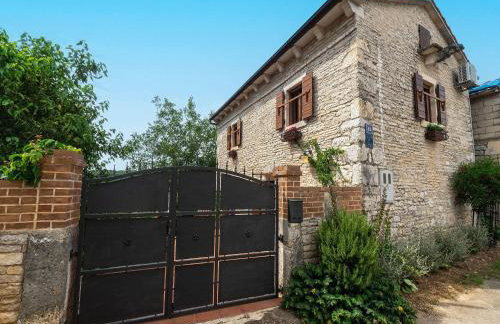 Traditionelle Steinfinca mit Spielbereich, Babybett, Waschmaschine, Liegen - Foto 2