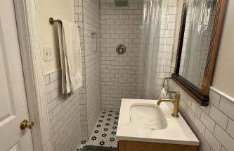 Elegant Garden Suite Minutes Walk to Union Market and NoMa Metro - Foto 10